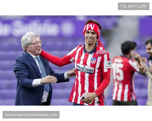 马竞球员穿特别版球衣训练助力宣传乳腺癌防治公益行动 马竞球员穿特别版球衣训练助力宣传乳腺癌防治公益行动